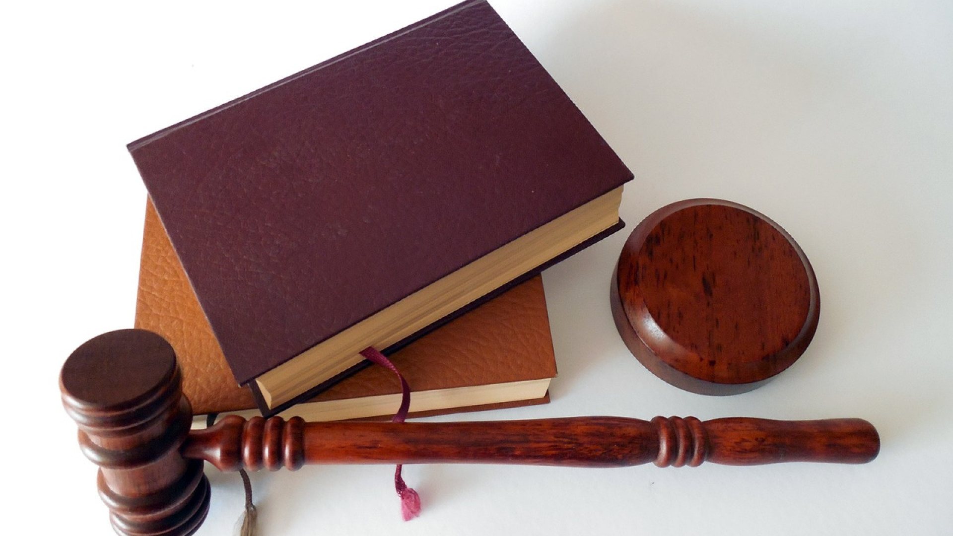 Quels critères pour trouver le bon avocat en droit privé et pénal ?