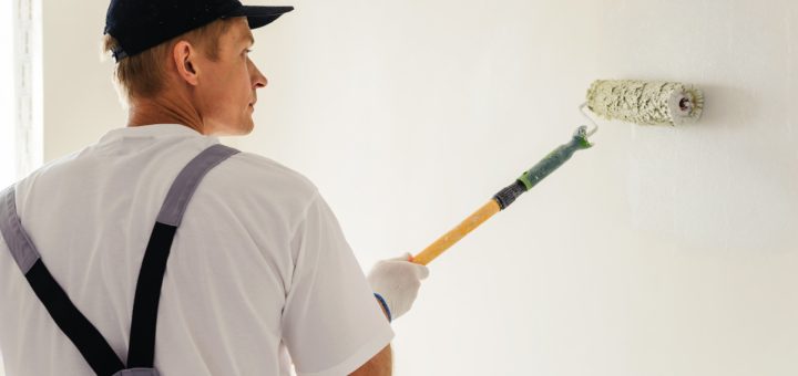 Confier ses travaux de peinture à un peintre rochelais : un investissement durable