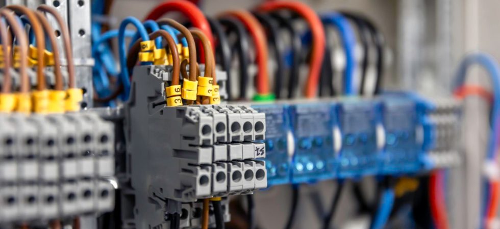 Comment choisir un appareillage électrique spécialisé pour vos installations ?
