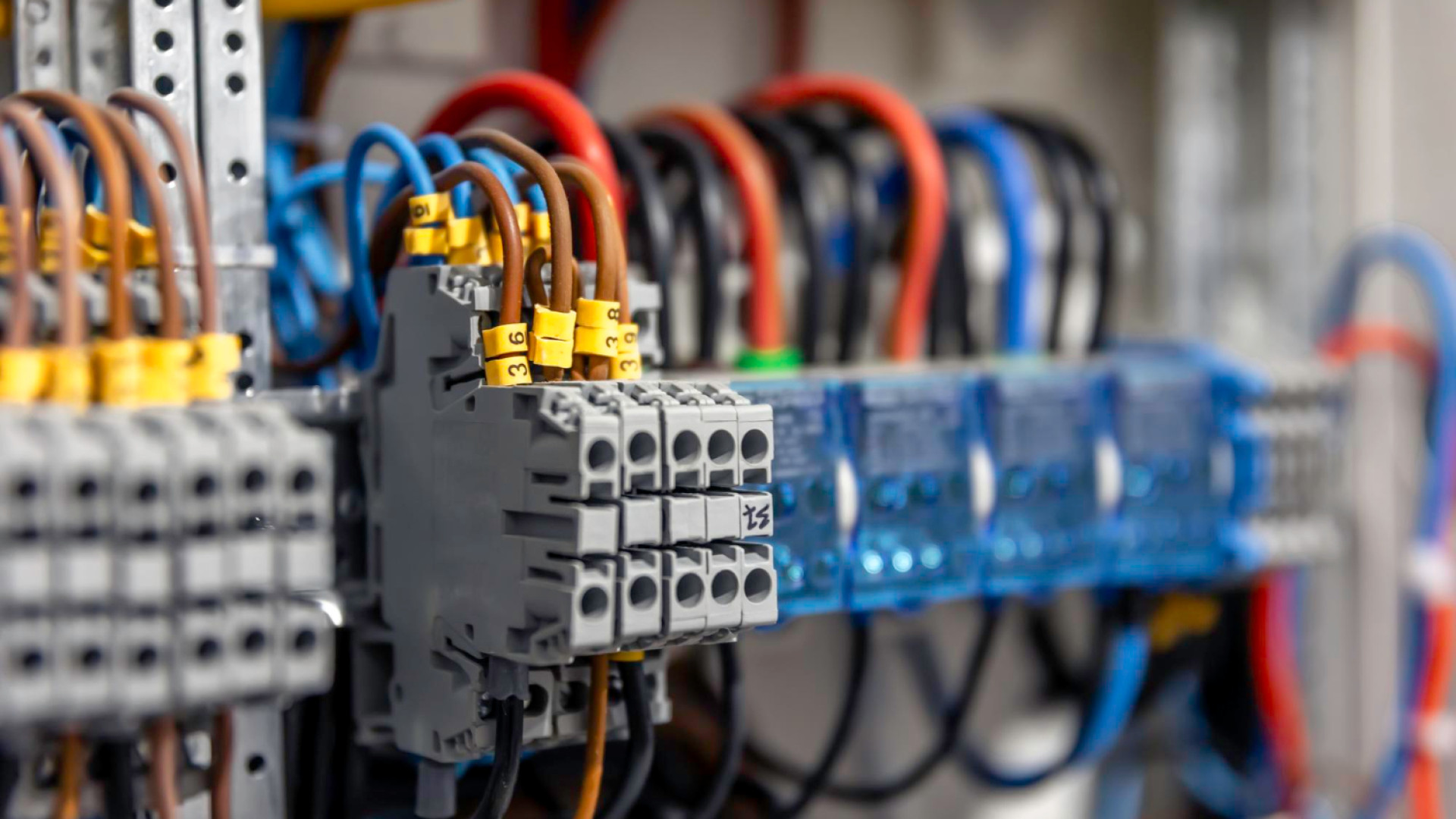 Comment choisir un appareillage électrique spécialisé pour vos installations ?