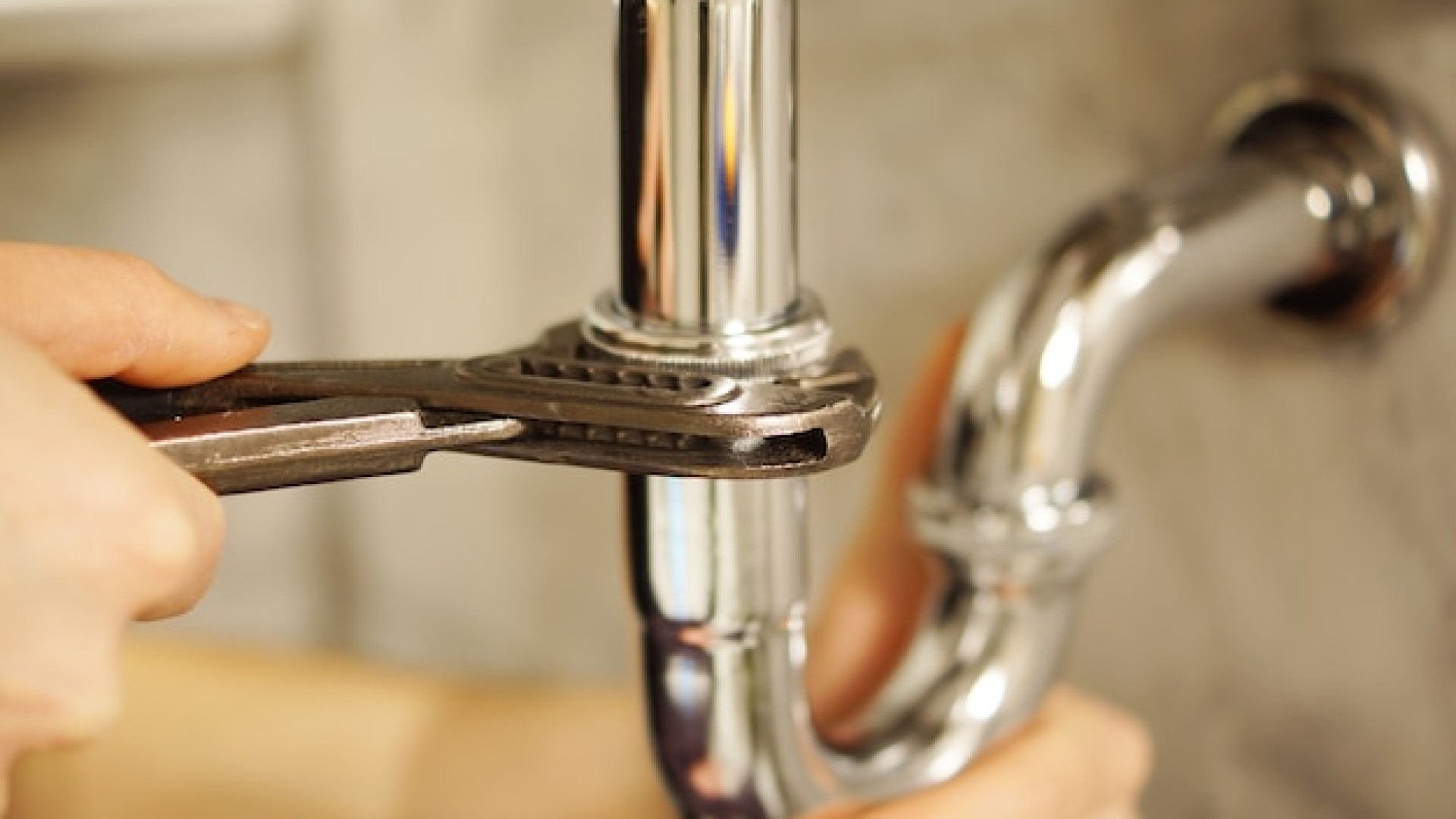 Plombier à Versailles : comment trouver un artisan fiable rapidement ?