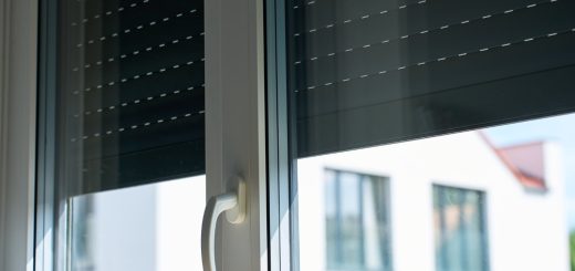 Comment choisir le moteur de son volet roulant : filaire, radio ou IO ?